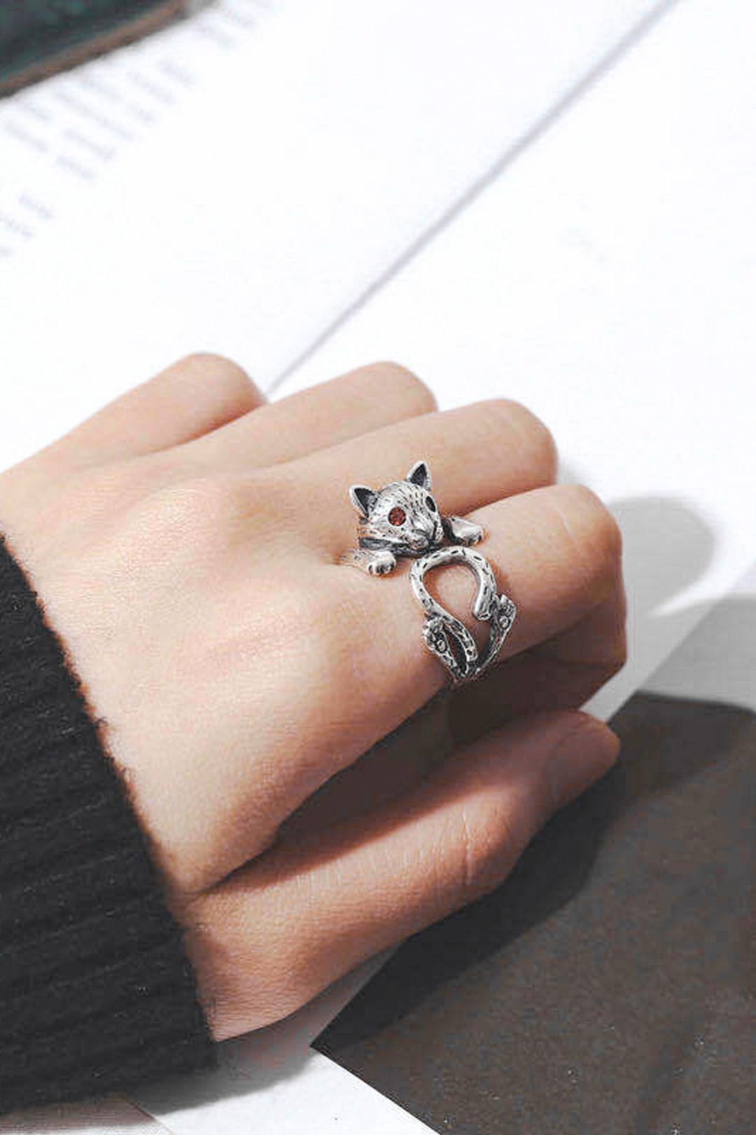 Ethnic Red Eye Fortune Cat Ring