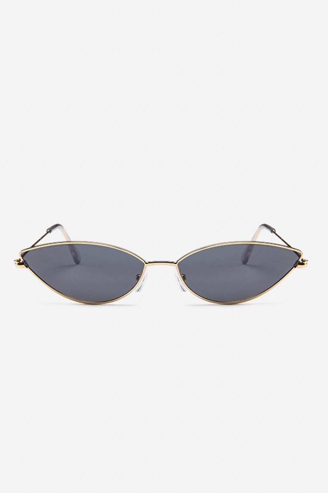 Cat Eye Frame Metal Sunglasses