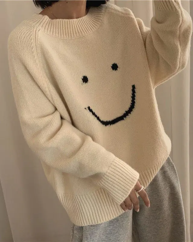VOEYYE Smiley Jacquard Loose Sweaters