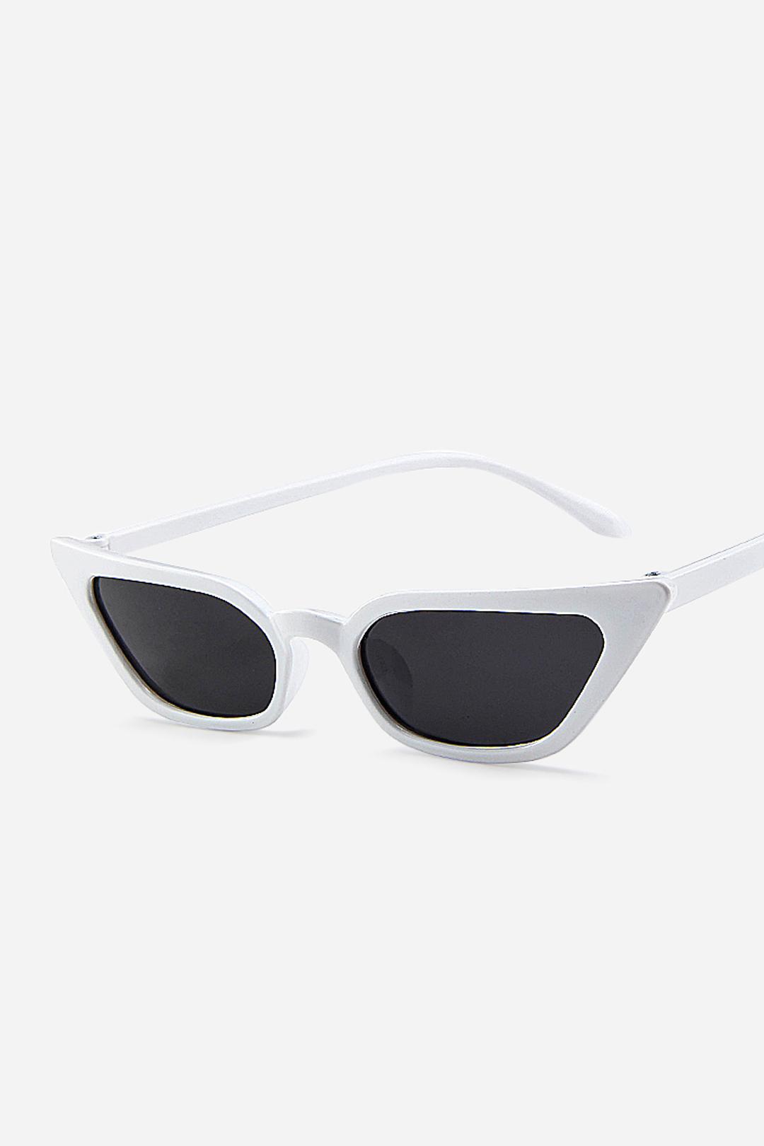 Retro White Irregular Frame Sunglasses