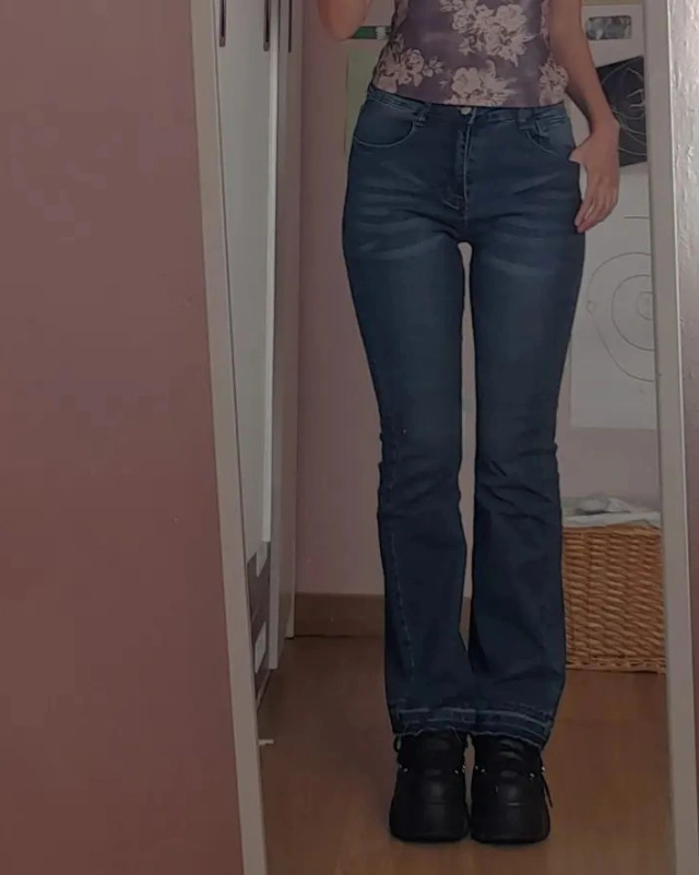 Washed High Waisted Flared Jeans