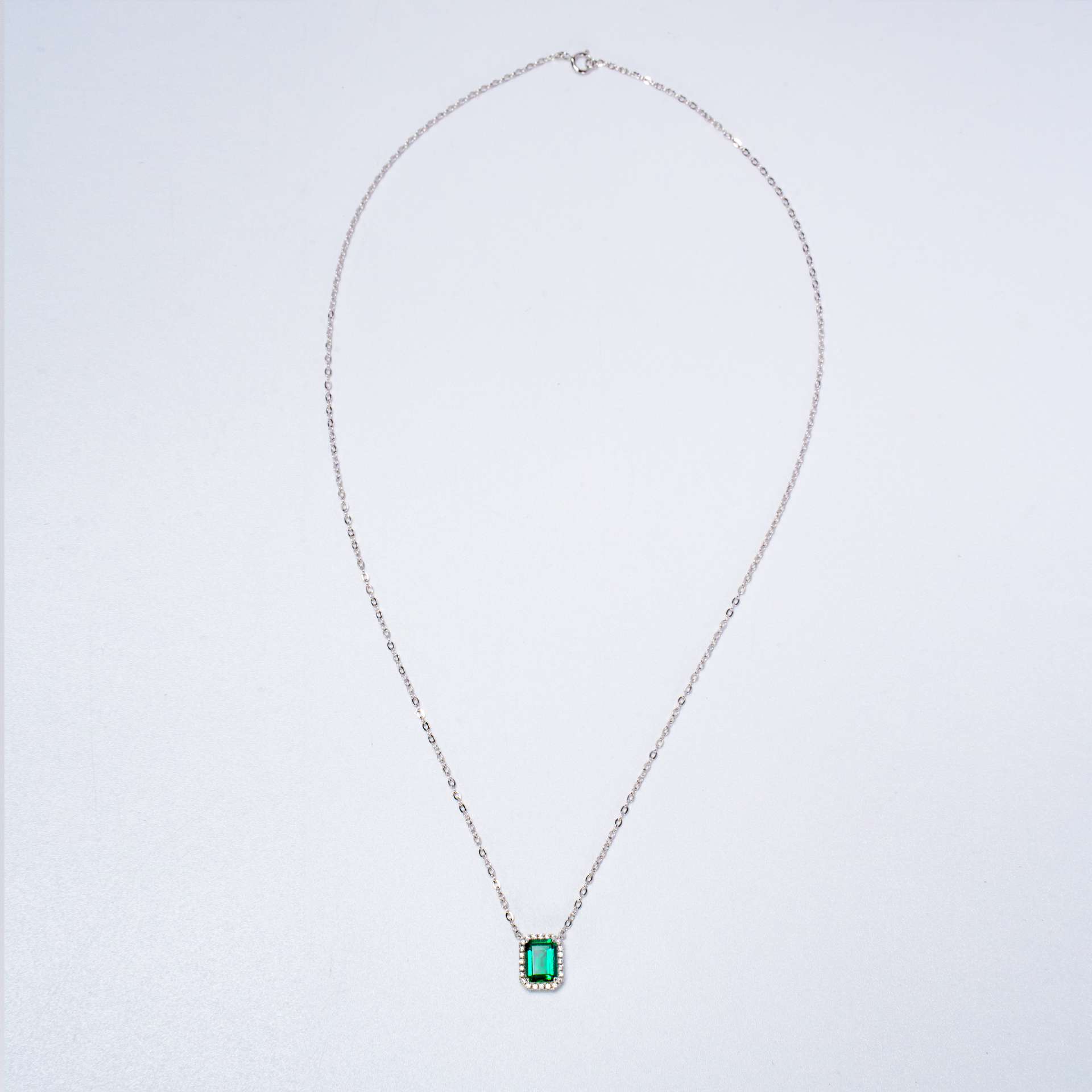 1.5CT Syntheti Emerald Pendant Necklace