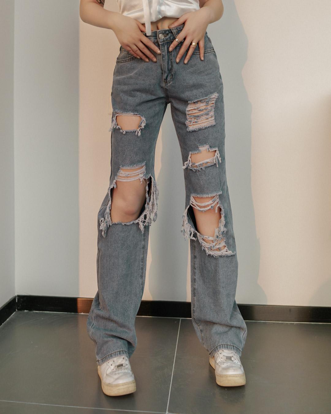 Mid-rise Distressed Jeans
