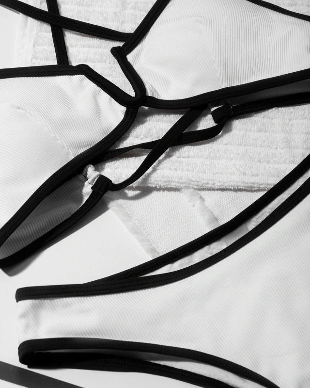 （重复）VOEYYE Ribbed Contrast Binding V Wired Bikini Sets